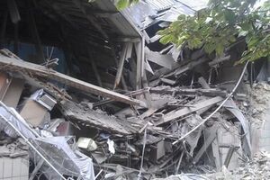 В Снежном вследствие бомбардировки разрушено несколько зданий