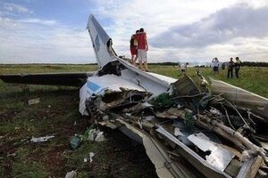 Самолет потерпел крушение рядом с селами Большой Суходол и Давыдо-Никольское Краснодонского района Луганской области