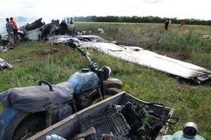 Самолет упал на территории, где действуют боевики, заявили в штабе АТО