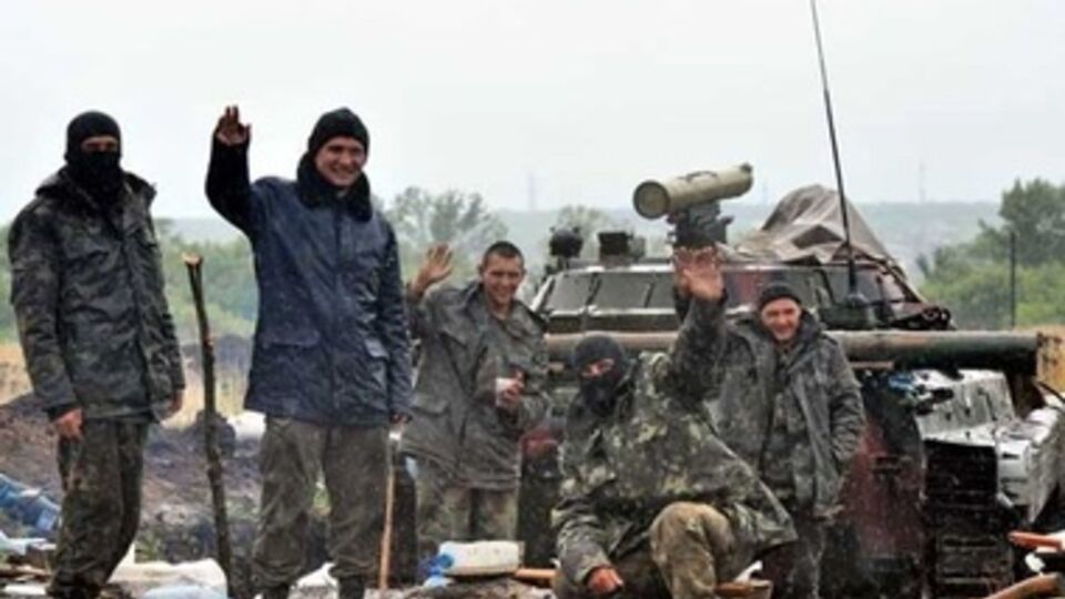 В условиях необъявленной войны украинские солдаты находят в себе силы улыбаться на камеру