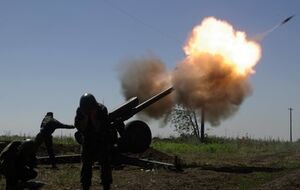 Журналист Роман Бочкала сообщает, что силы АТО под Амвросиевкой Донецкой области обстреливают четвертый день