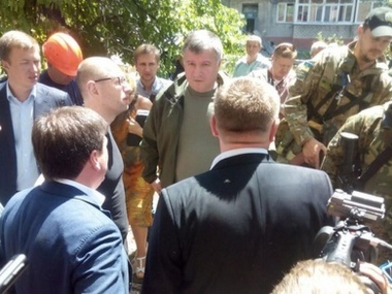 Яценюк осмотрел город вместе с главой МВД Арсеном Аваковым