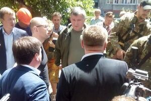 Яценюк осмотрел город вместе с главой МВД Арсеном Аваковым