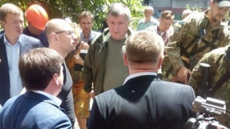 Яценюк осмотрел город вместе с главой МВД Арсеном Аваковым