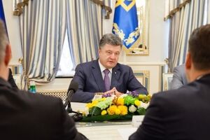 Порошенко поздравил Юнкера с новой должностью