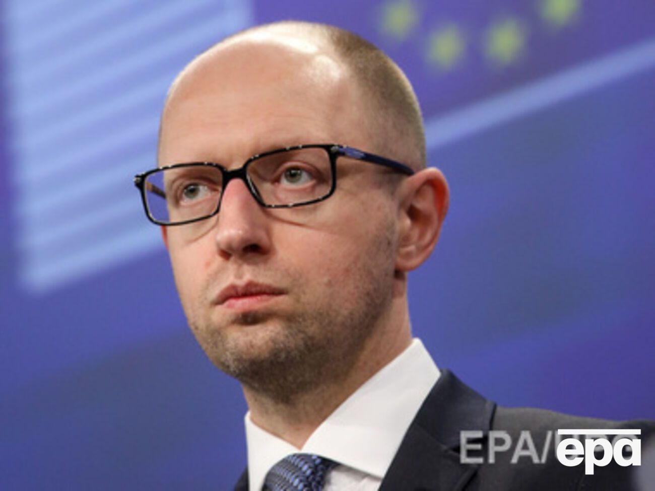 Яценюк заявил, что как премьер позаботится о семьях погибших бойцов