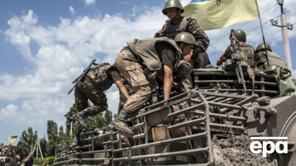 Раненые в бою военные были эвакуированы для оказания медицинской помощи