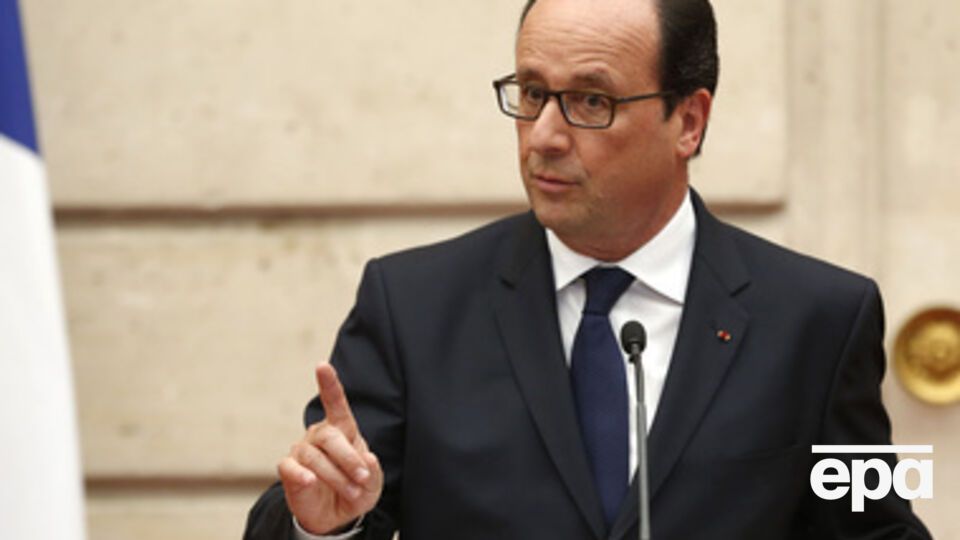 Украинцы "благодарят" Олланда за продажу "Мистралей" России