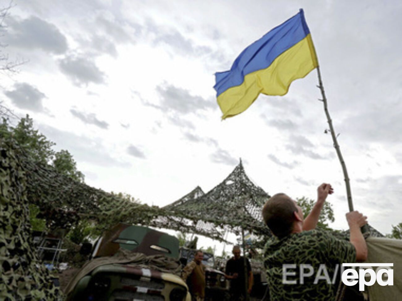 Ребятам очень трудно, они стоят из последних сил, сообщил Ляшко