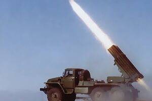 Видео обстрела обнародовали разные пользователи YouTube