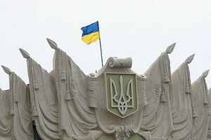 Противников украинской власти "евромайдановцы" вытеснили от памятника Ленину