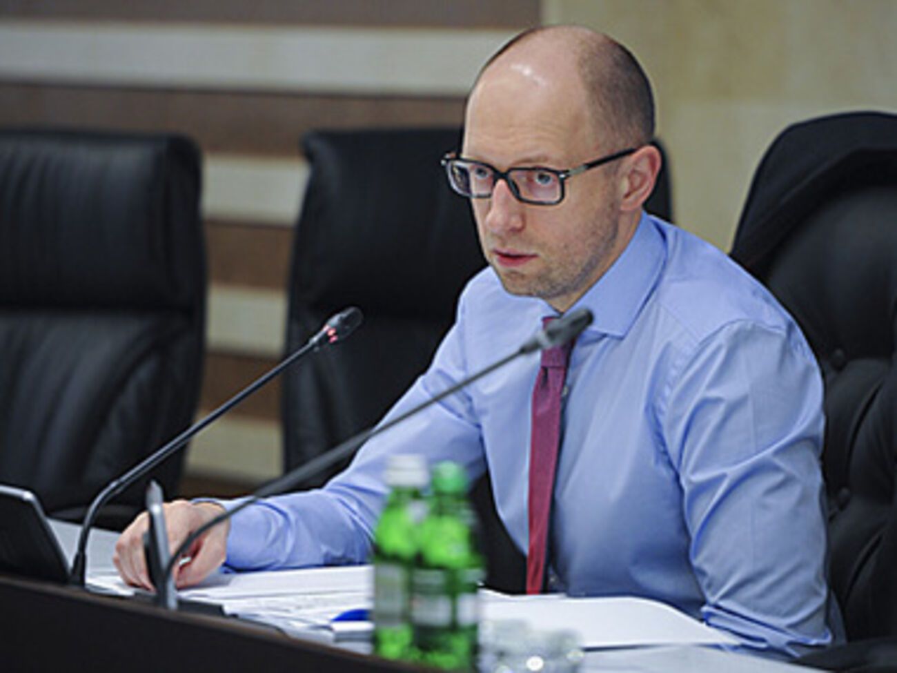 Яценюк представит изменения в госбюджет