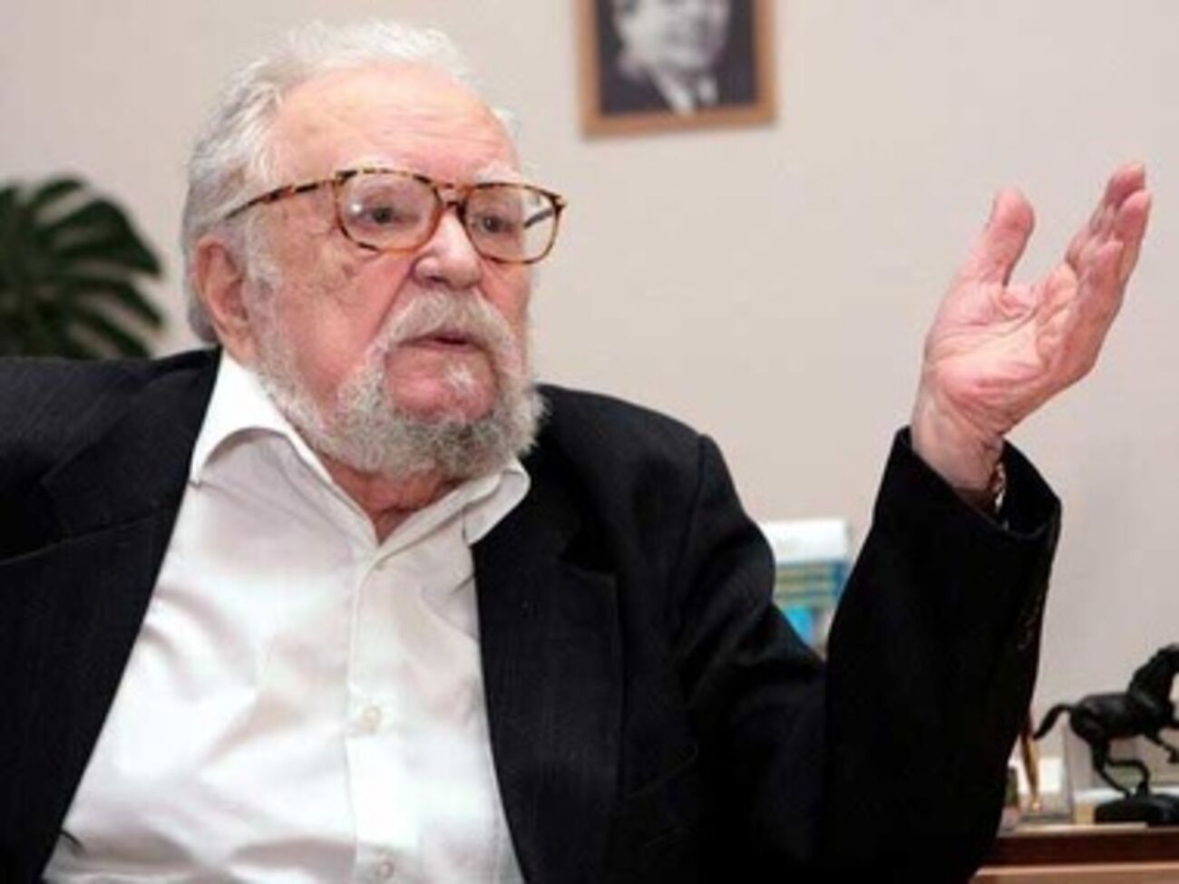 Попович считает события на востоке "страшным миром"