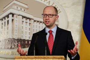 Яценюк требует от России прекратить поставки оружия для боевиков