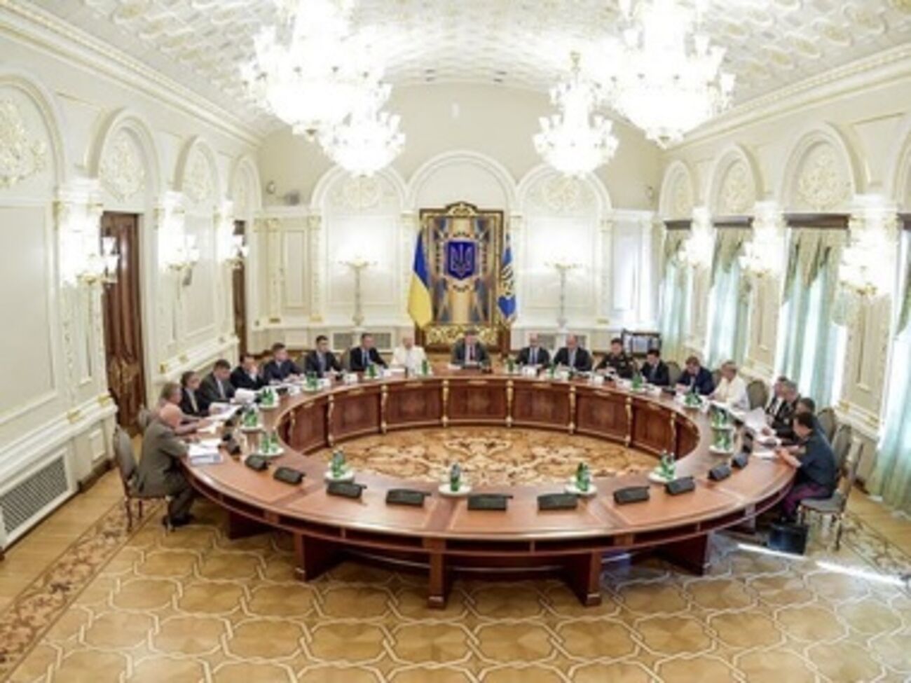 Заседание СНБО возглавляет Петр Порошенко
