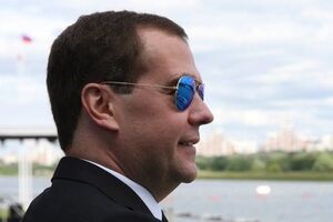 Дмитрий Медведев: Санкции будут только способствовать дальнейшему росту антиамериканских и антиевропейских настроений России