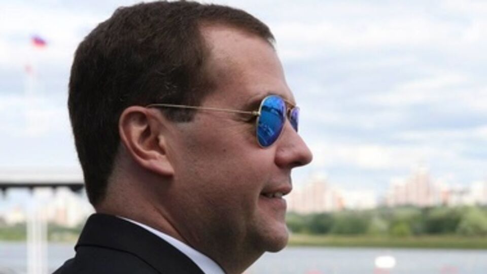 Дмитрий Медведев: Санкции будут только способствовать дальнейшему росту антиамериканских и антиевропейских настроений России