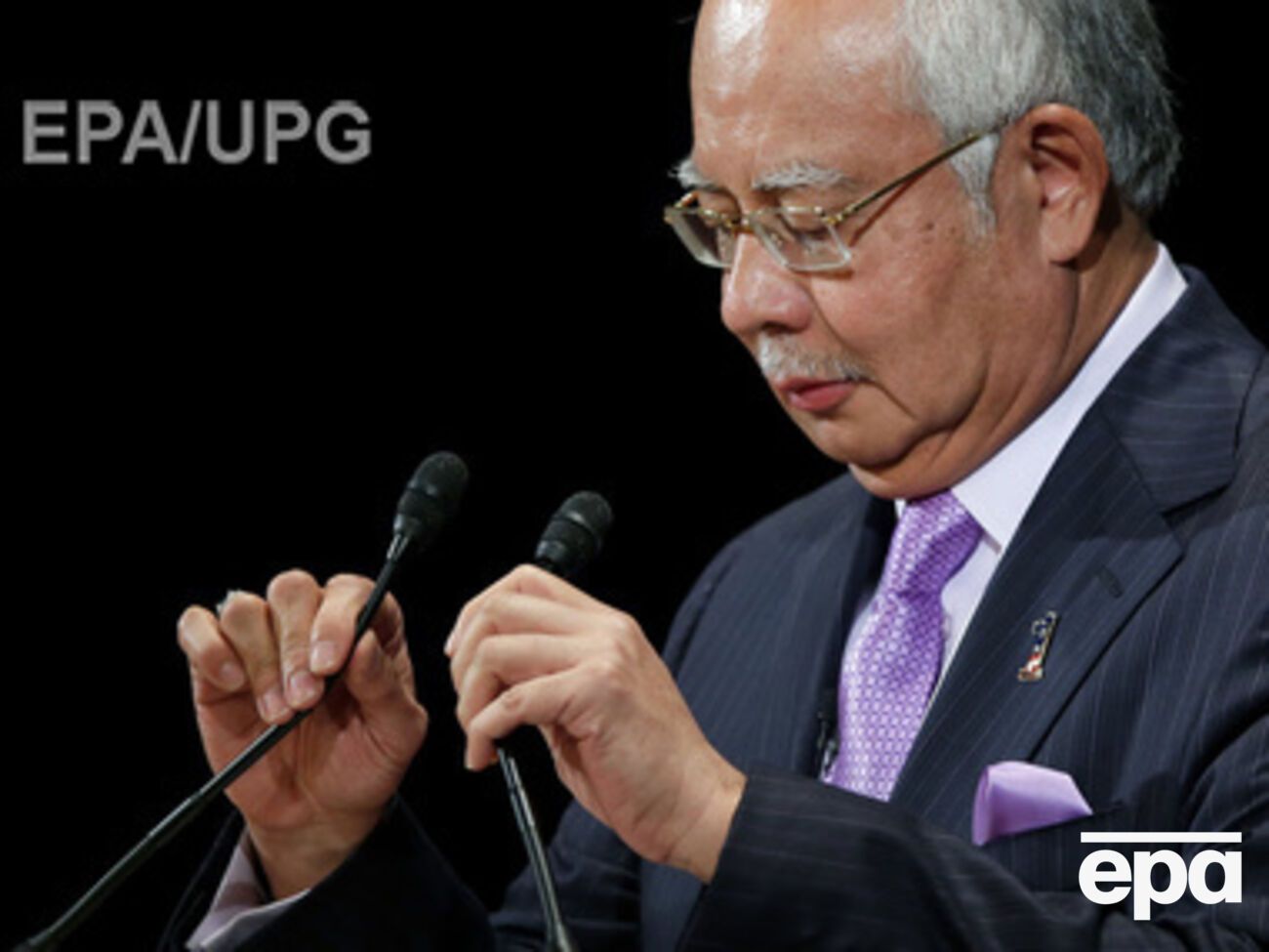 Наджиб Тун Разак: Пока мы разбираемся, что произошло, наши мысли и молитвы с семьями и друзьями тех, кто был на борту рейса