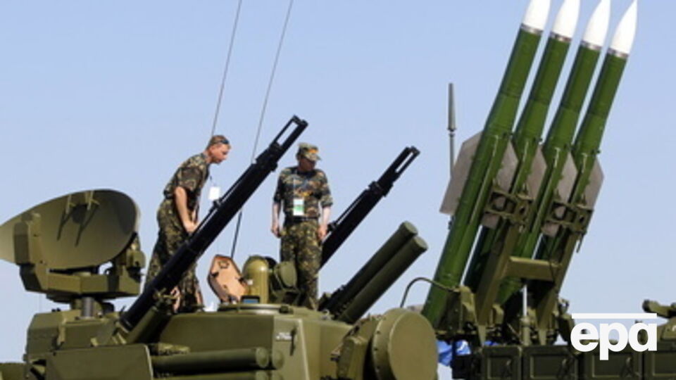 Ракетная система "Бук М-2" состоит на вооружении армии РФ