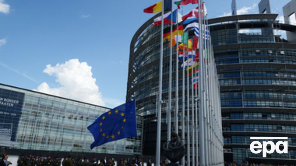 Европейский парламент в своей резолюции призвал к введению дальнейших секторальных санкций против России