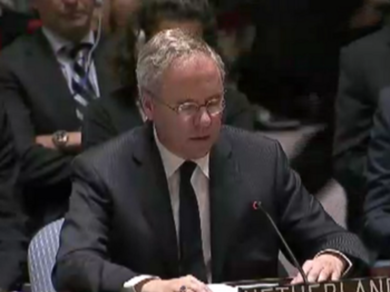 Карел ван Остером: Наша нация в слезах