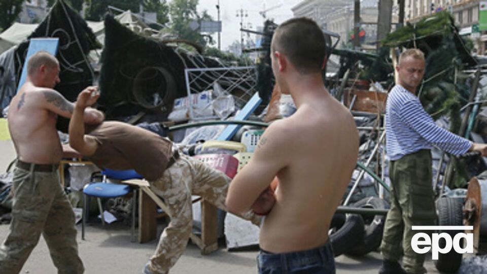 Майдановцы продолжают удерживать 12 административных зданий столицы