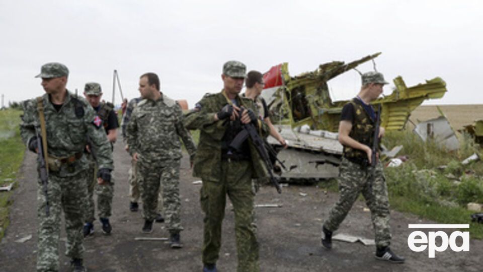 Самопровозглашенный губернатор Донецкой области Павел Губарев на месте крушения Boeing 777