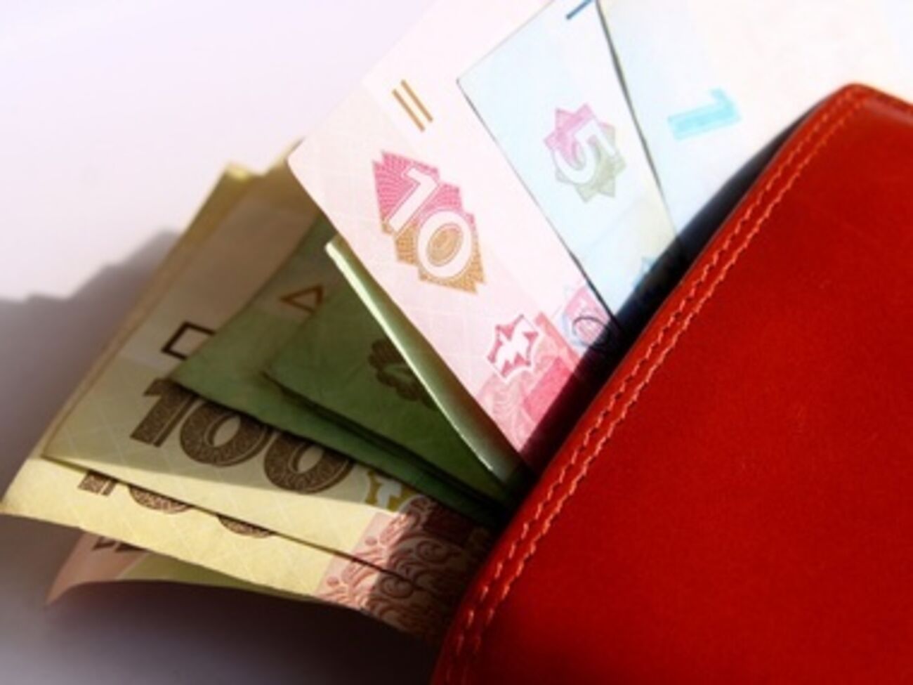 В нескольких городах Донбасса не платят пенсии