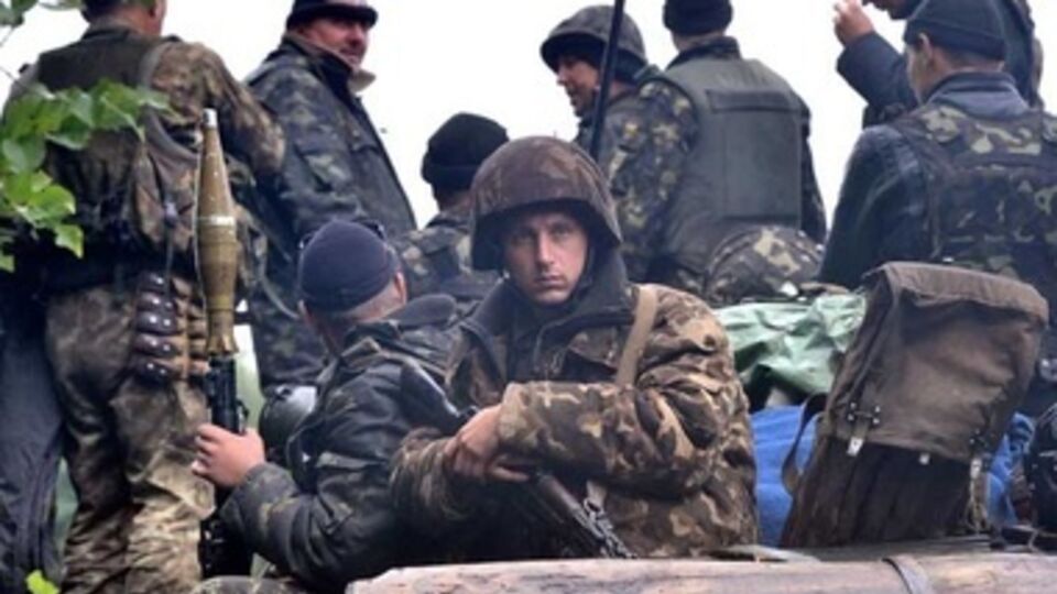 На наиболее решающих позициях украинские военные построили блокпосты, сообщает Минобороны.