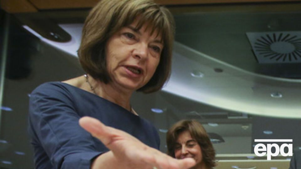 Перед лицом такой ужасной катастрофы необходимо остановить вооруженные действия, считает Хармс.