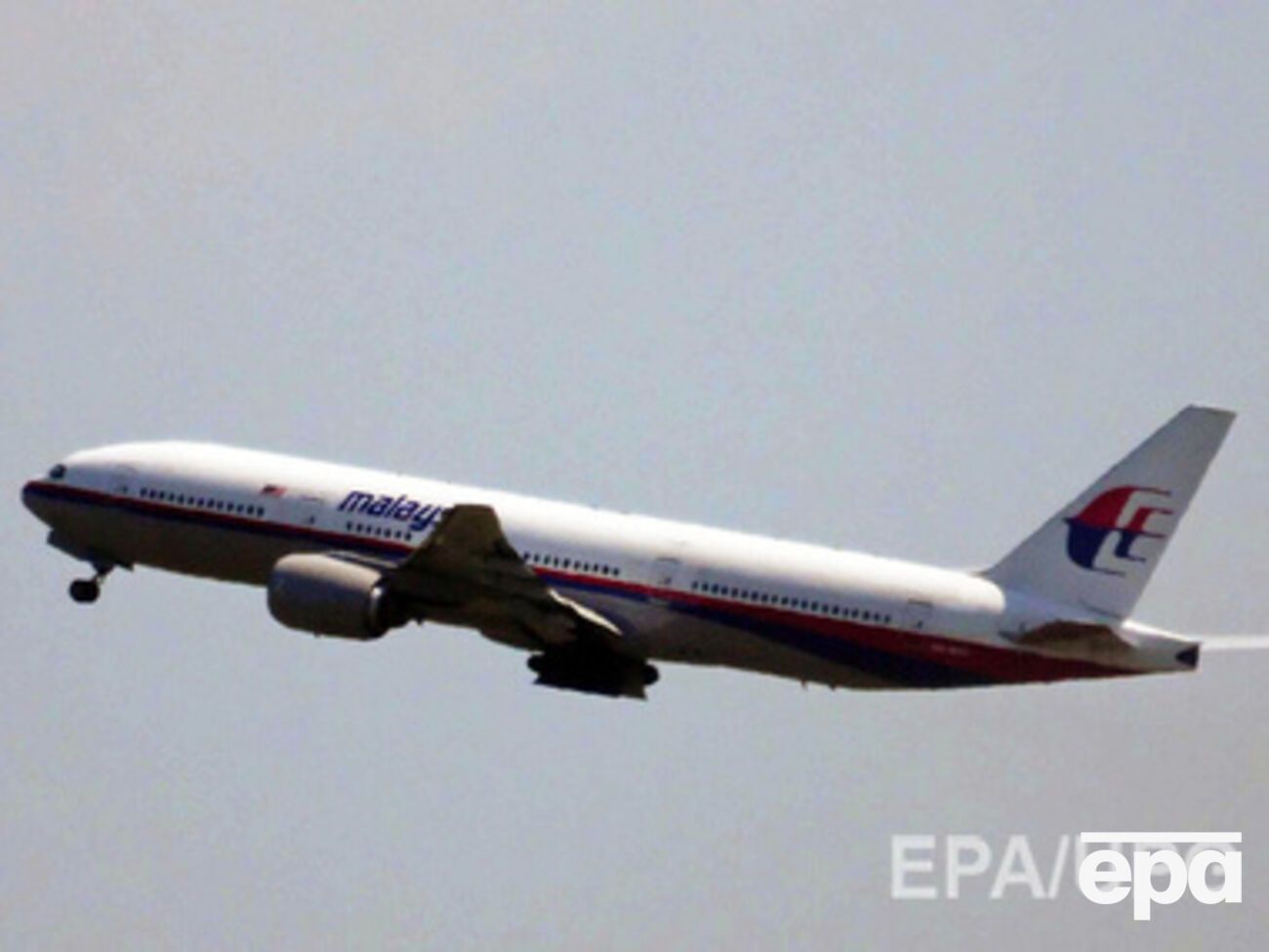 Самолет мог опуститься ниже разрешенной Украиной зоны, чтобы уйти от грозовых туч