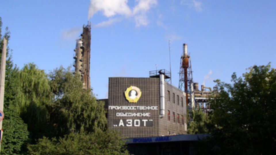 С территории завода вывезли амиак
