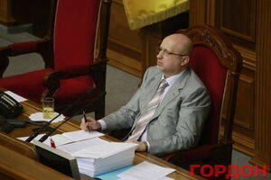 Вооруженные силы смогут расчистить восток Украины от террористов и боевиков, уверен Турчинов