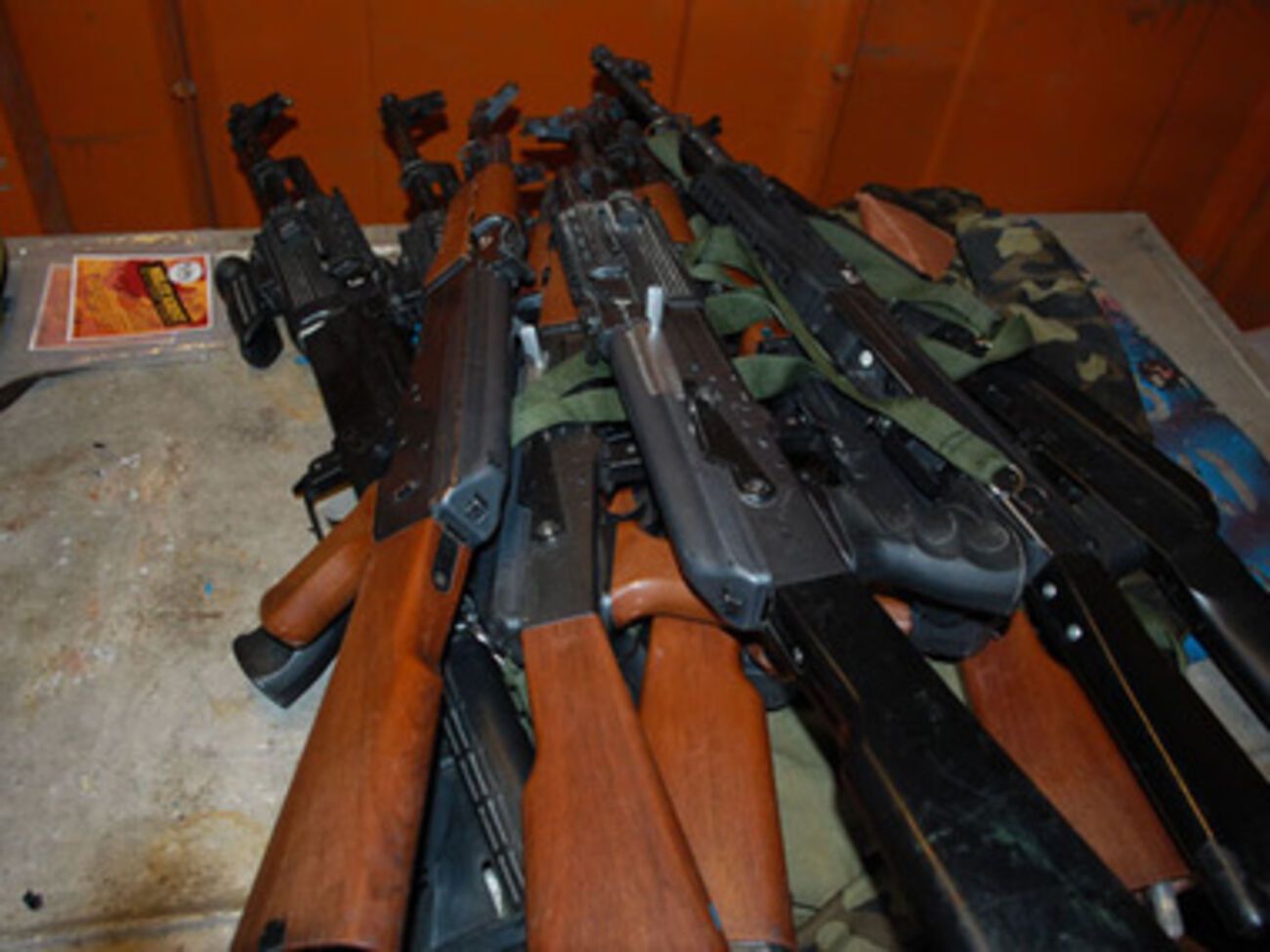 Во Львове обнаружили оружие и амуницию, пропавшие из воинской части 19 февраля. Фоторепортаж