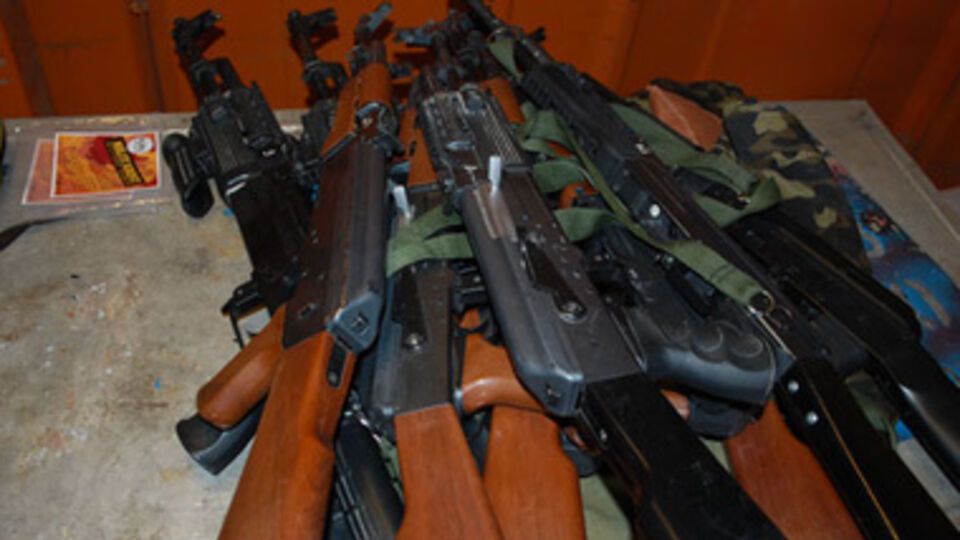 Во Львове обнаружили оружие и амуницию, пропавшие из воинской части 19 февраля. Фоторепортаж