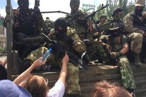 Россия продолжает поддерживать боевиков в Украине, заявили в СНБО