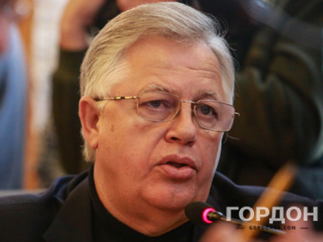 Петр Симоненко: Все украинские вопросы решаются за рубежом! Вот нас и бросает то в одну, то в другую стороны