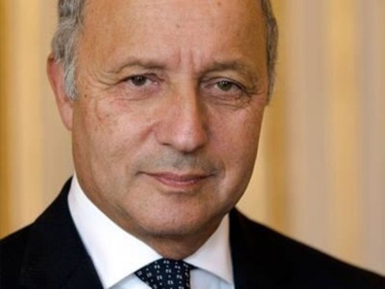 Лоран Фабиус намерен говорить с коллегами из России и Украины о перемирии на Донбассе