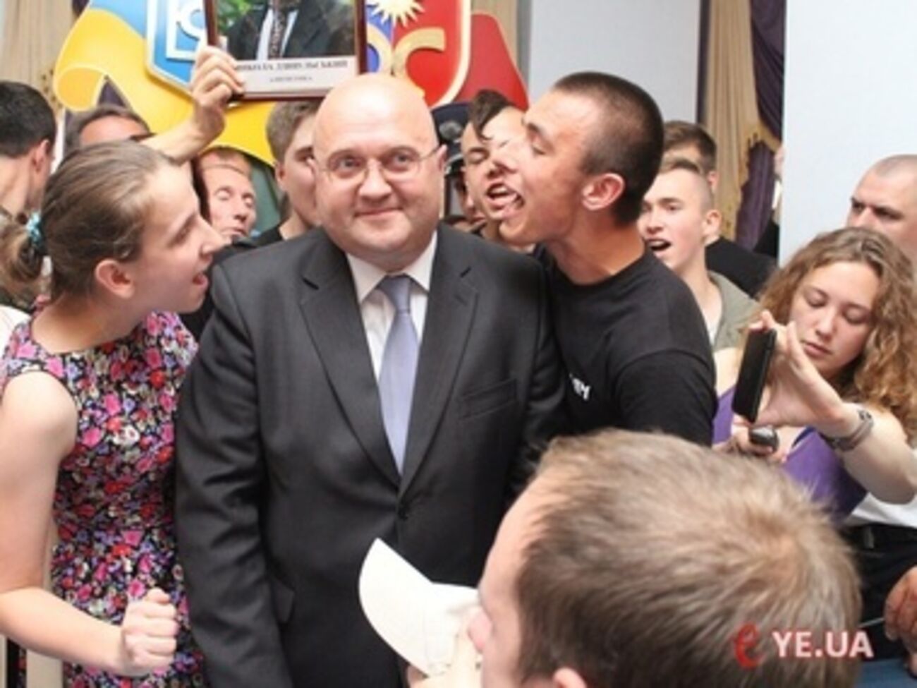 Хмельницкий губернатор отказался писать заявление об отставке