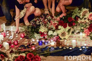 По всему миру проходят траурные мероприятия в честь погибших