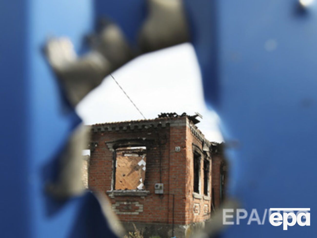 Город продолжают постоянно обстреливать