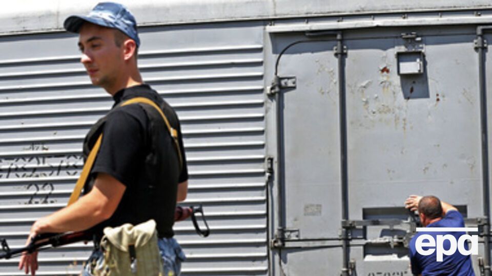 Боевики не выпускают поезд с погибшими на борту МН-17