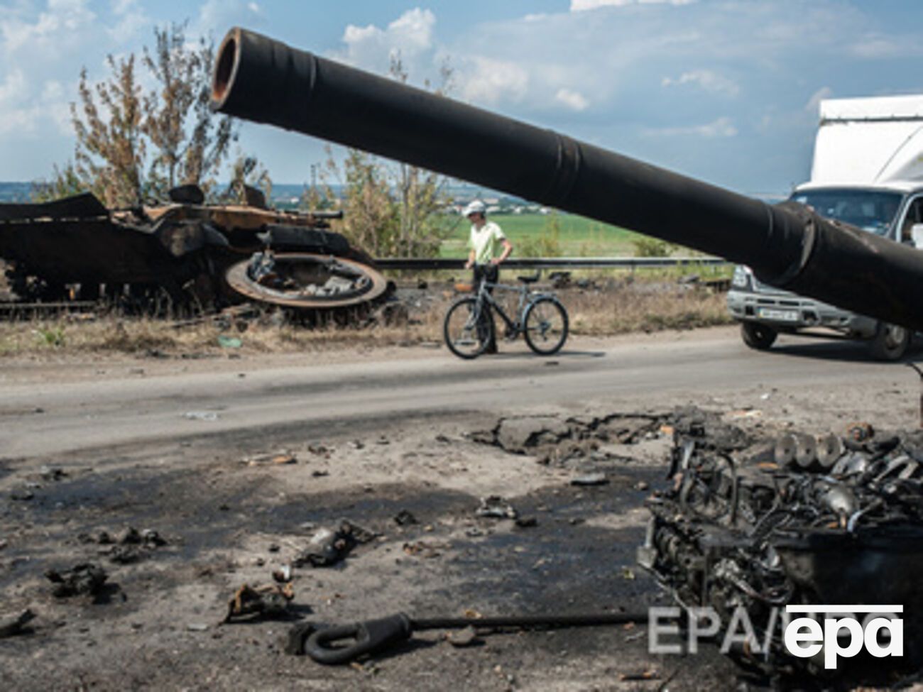 Два ребенка в Лисичанске подорвались на растяжке террористов.