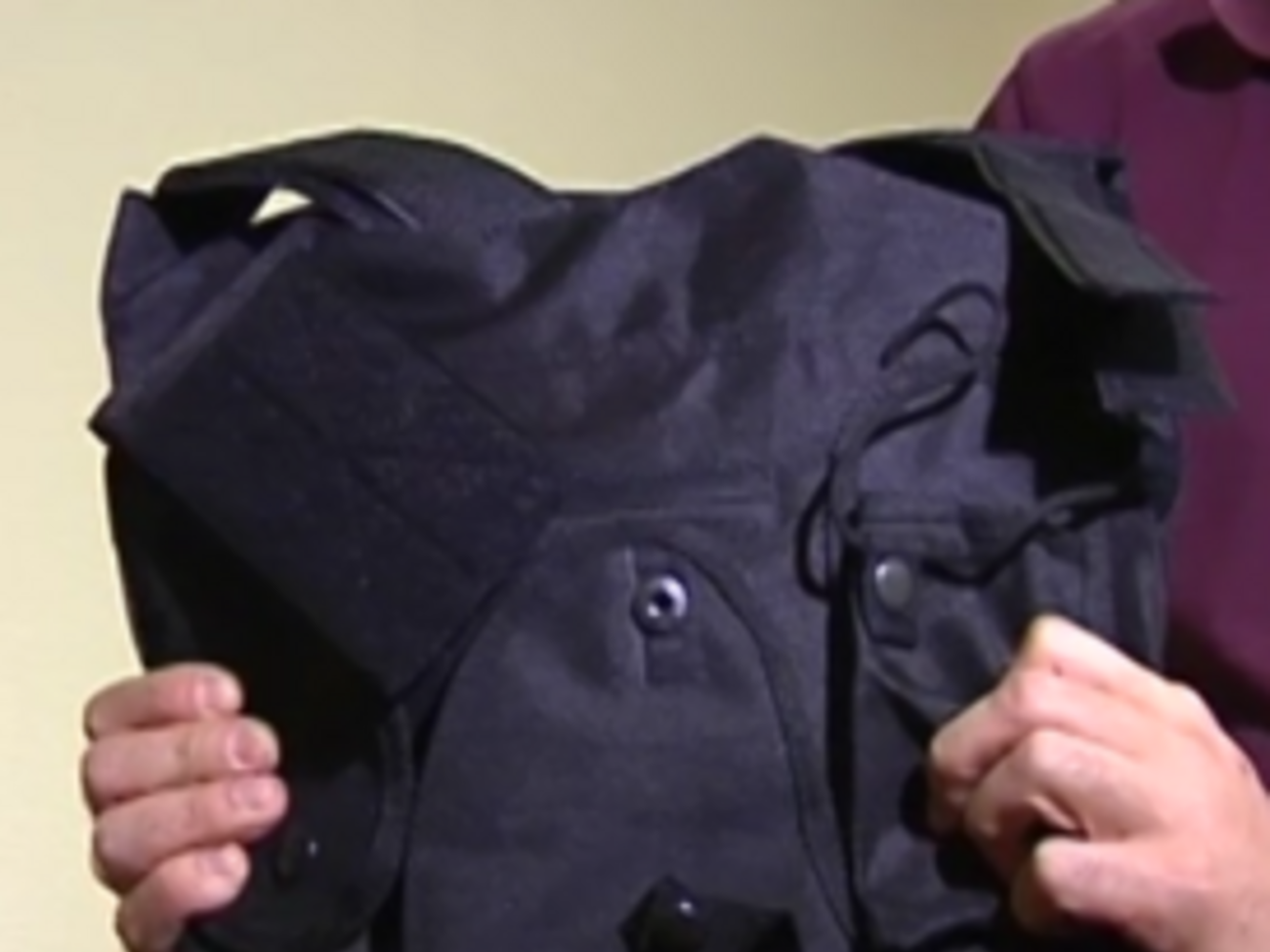 Аферисты знали, что продают поддельные жилеты