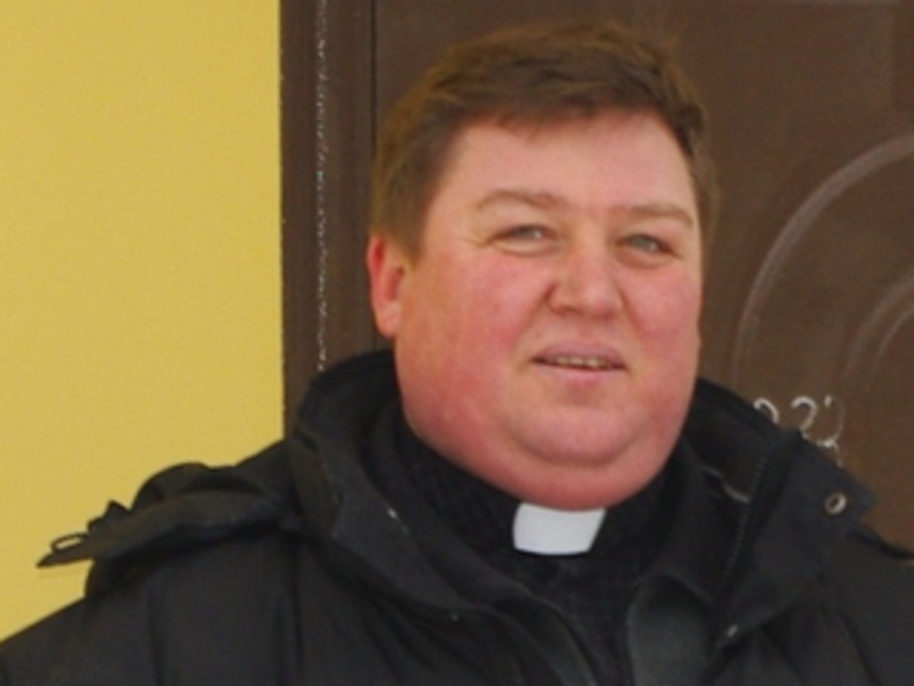 Где сейчас находится отец Виктор --- неизвестно.