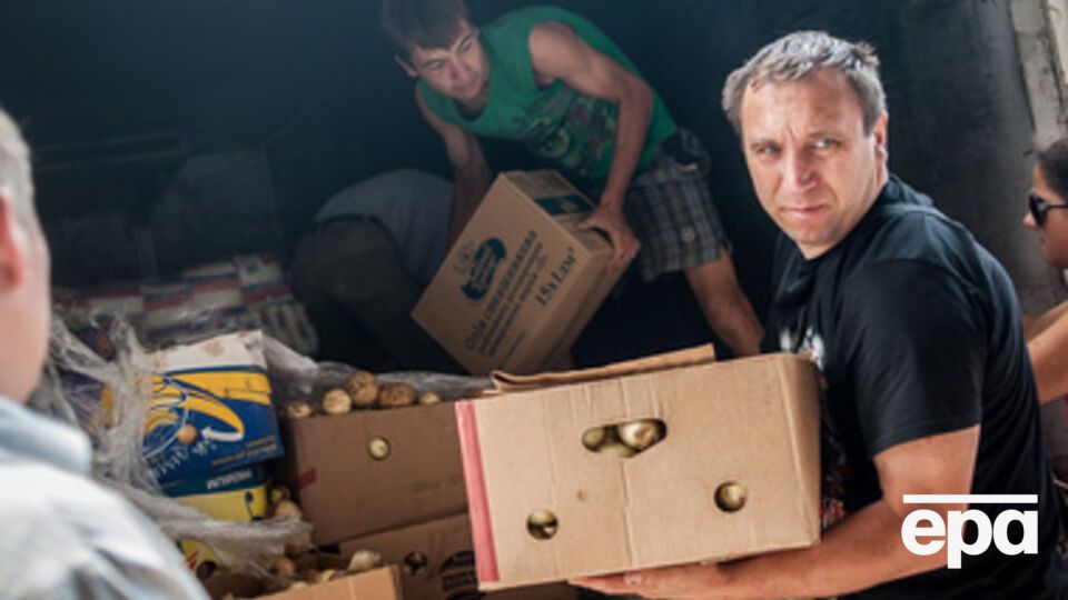 В освобожденные от боевиков города привезли гуманитарную помощь