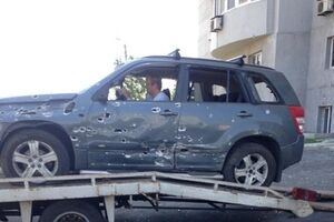 Машина одного из местных жителей пострадала вследствие попадания снаряда