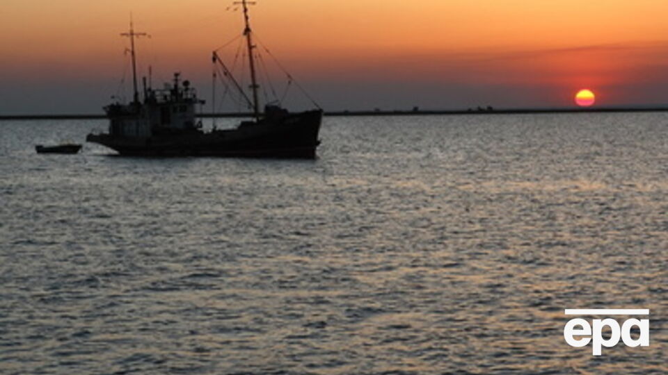 Россия накапливает силы и технику в районе границы Крыма и материковой Украины