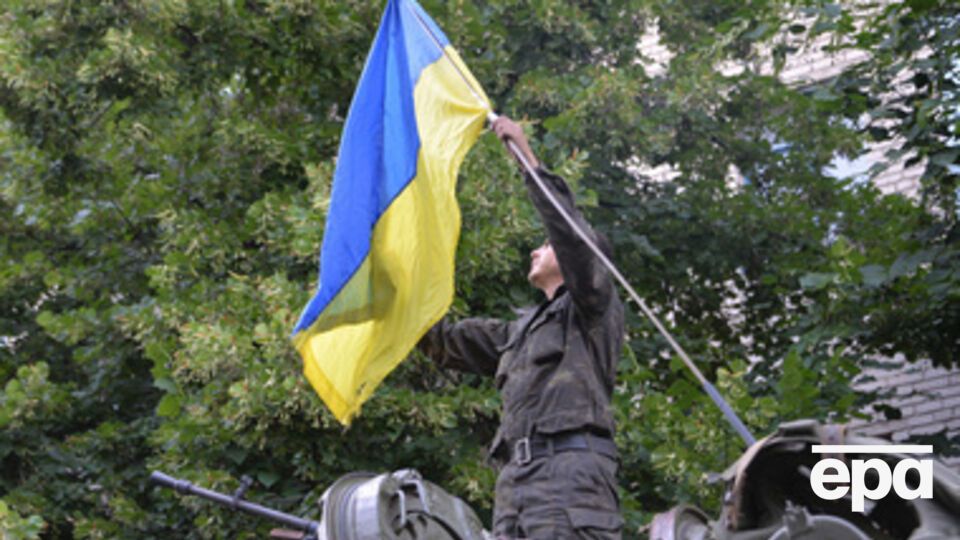 Над администрацией Дзержинска подняли украинский флаг