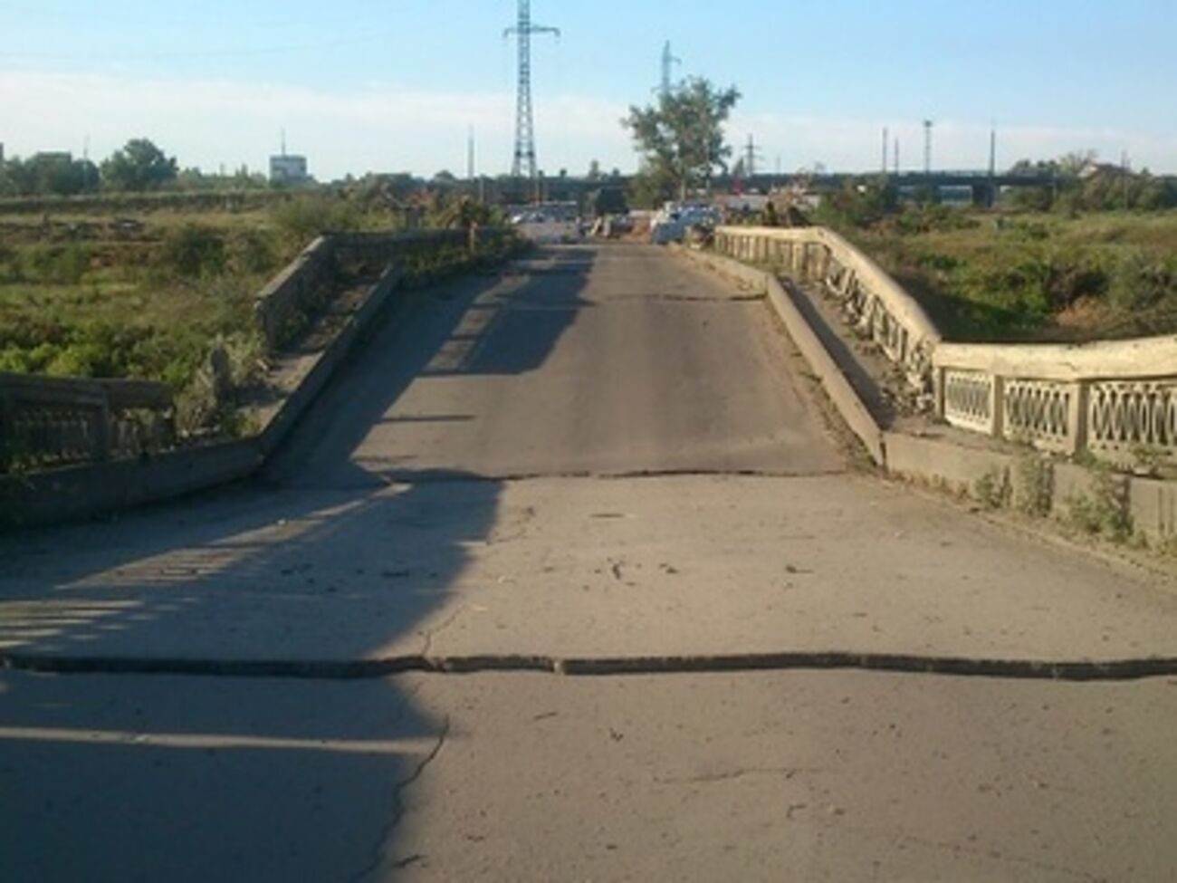 Через мост проходила одна из самых важных дорог в городе